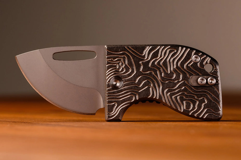 #scales_material_topo_titanium