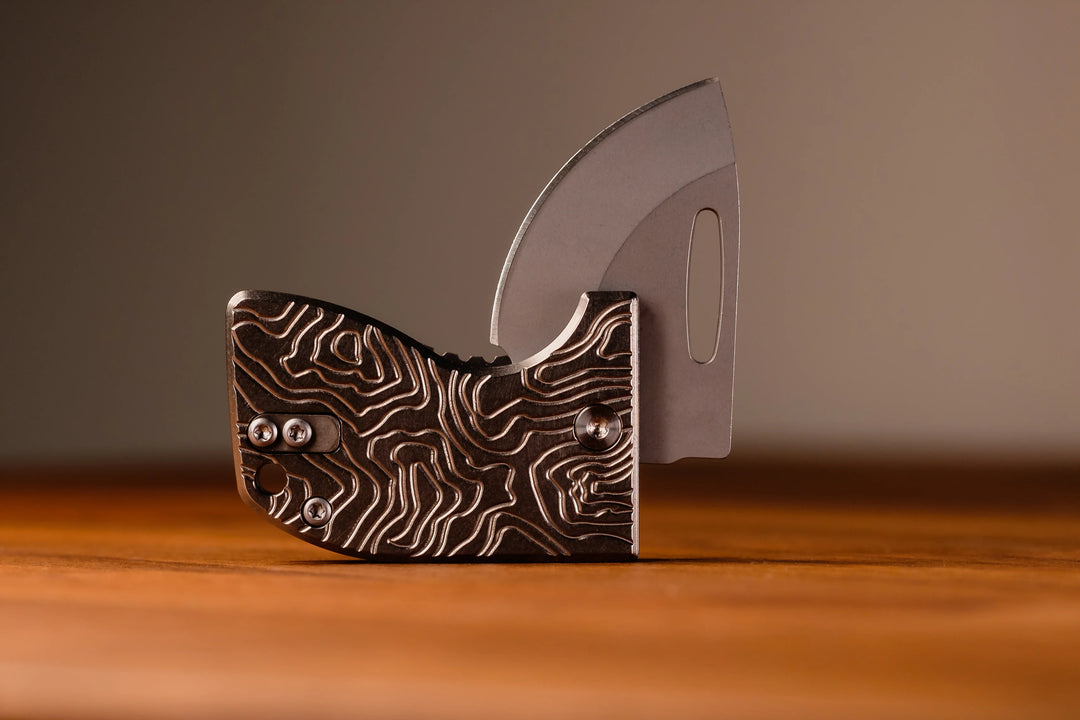 #scales_material_topo_titanium