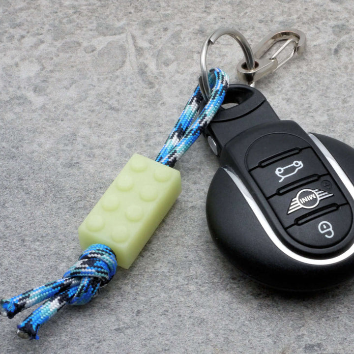 Embrite™ 發光積木掛繩珠