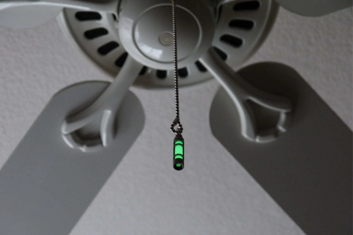 TEC-T3  Embrite™ 發光鈦金屬匙扣