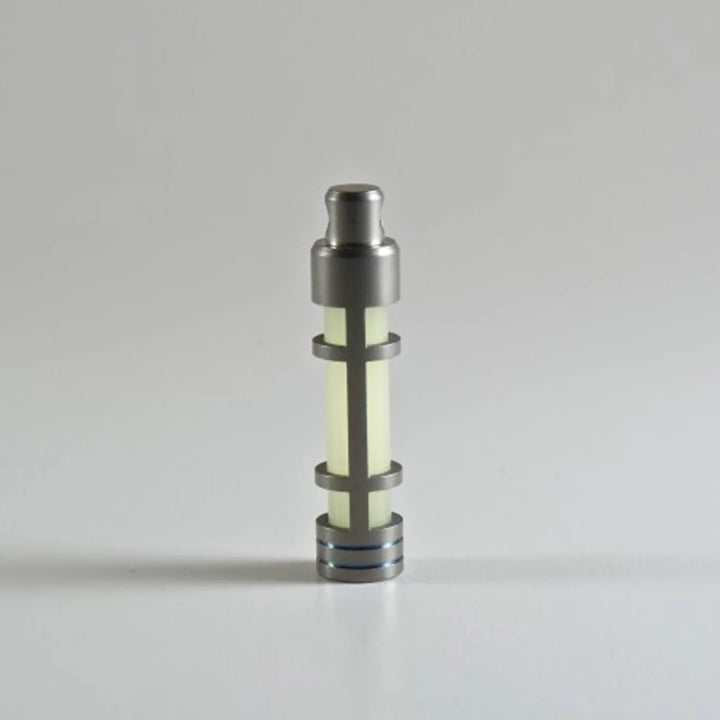 TEC-T3  Embrite™ 發光鈦金屬匙扣