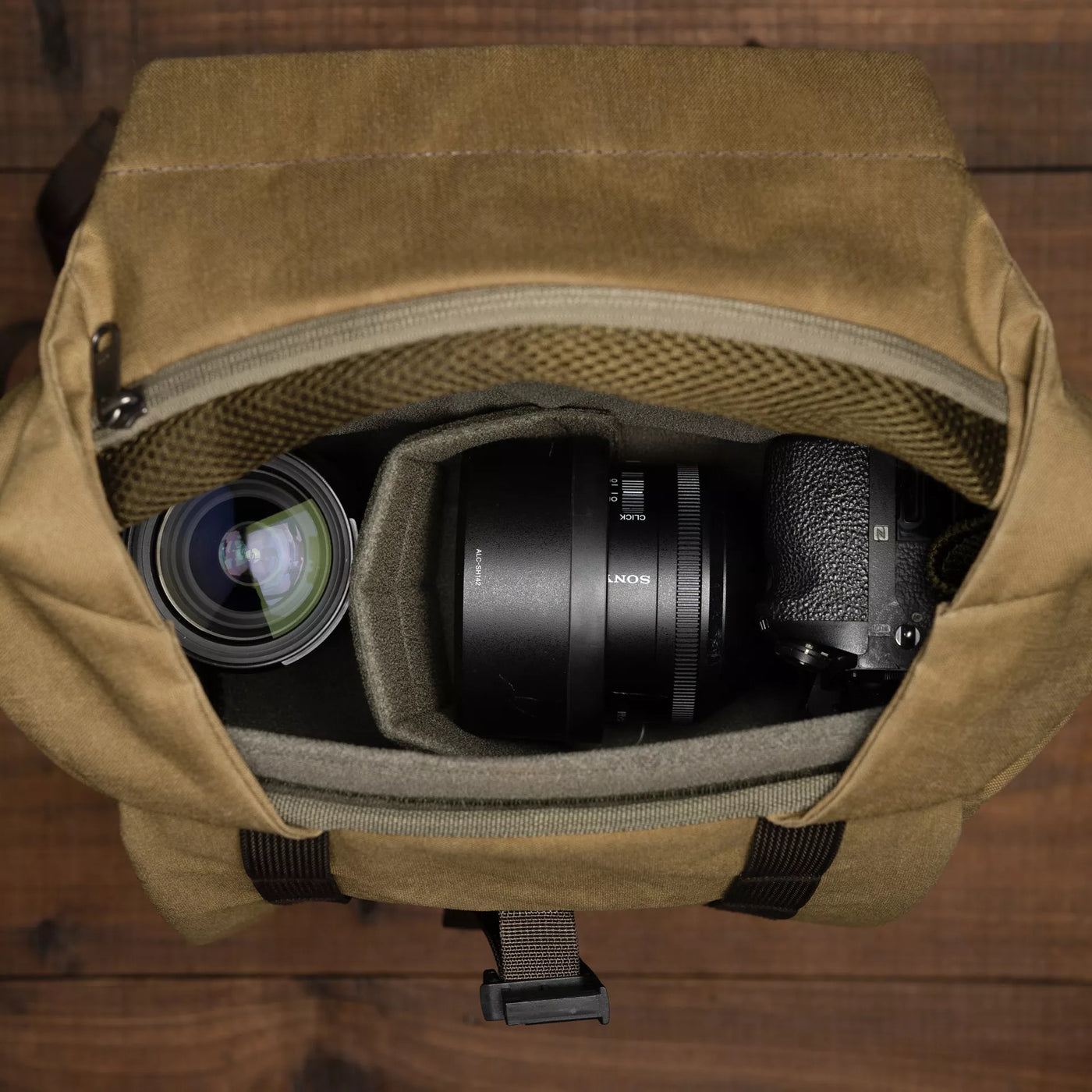 "New Pilot" Travel Camera Backpack 18L