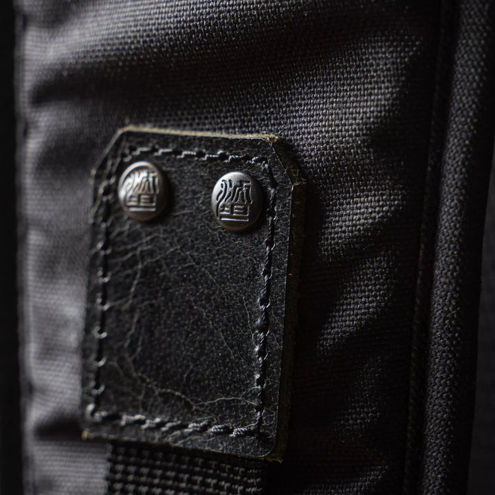 #color_charcoal-black-canvas