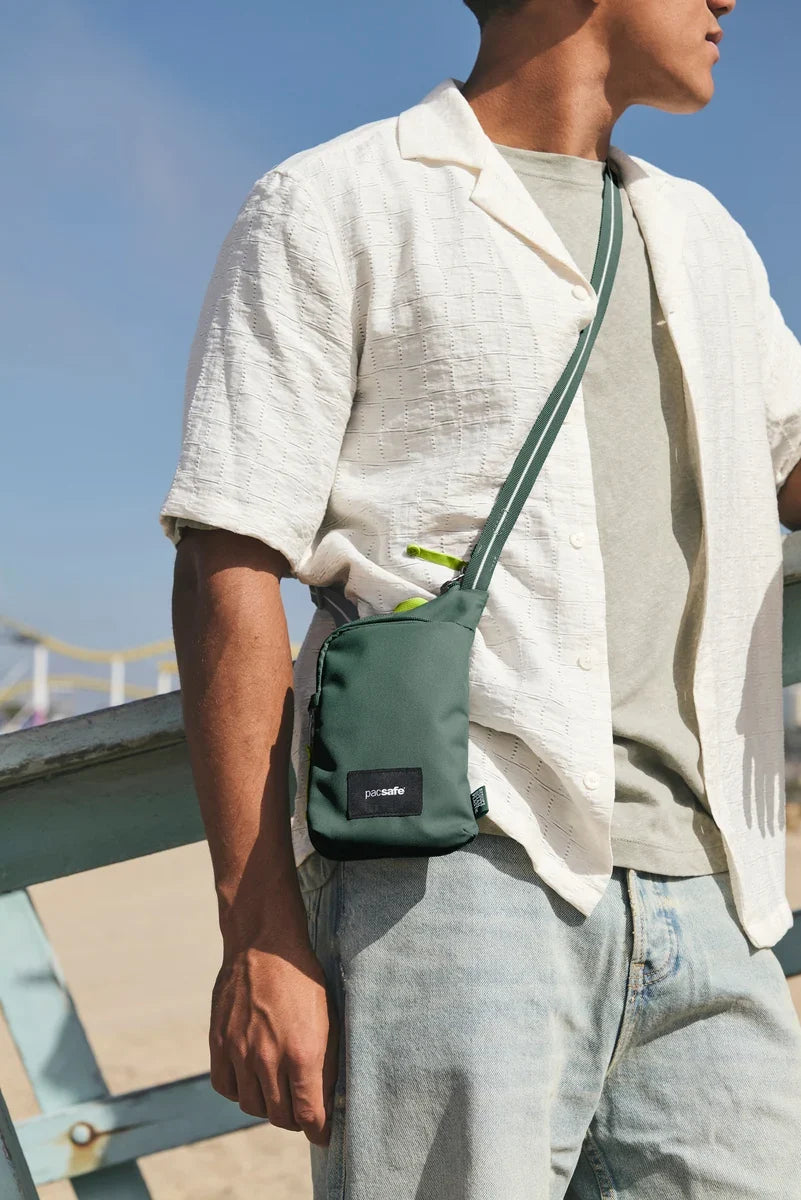 Pacsafe-V-vibe-city-Collection FEVERGUY