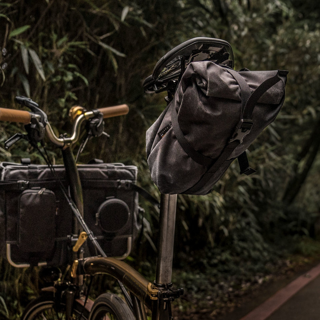 Pioneer Saddle Pouch Wotancraft