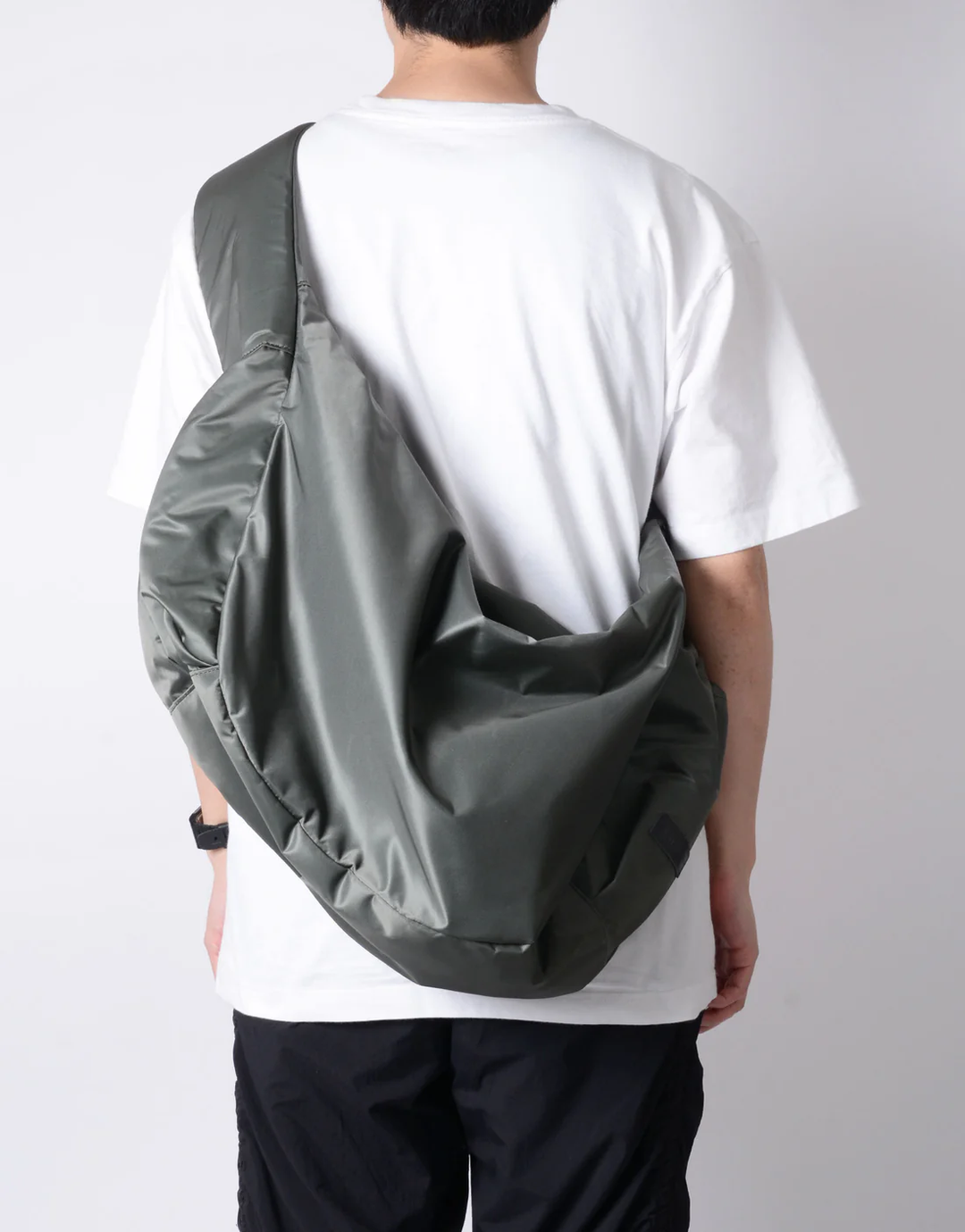 Ark Solid Shoulder Bag L