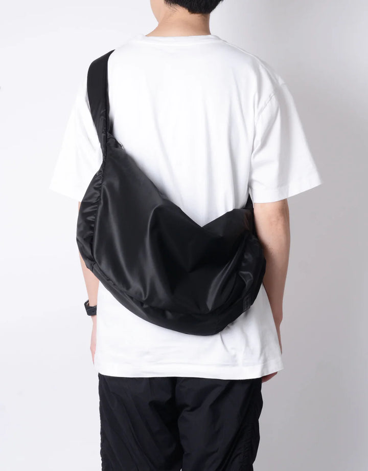Ark Solid Shoulder Bag M