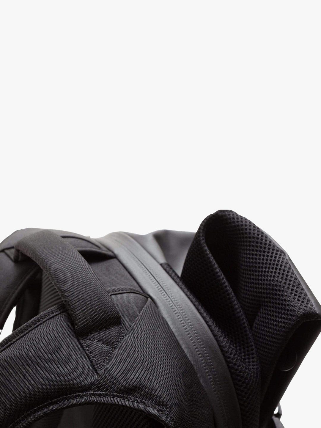 Isar M Obsidian Black côte&ciel