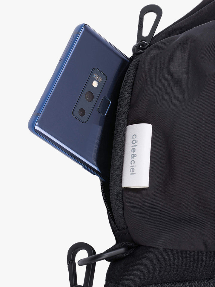 Orne Smooth Black côte&ciel