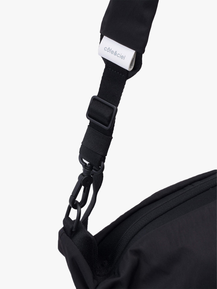 Orne Smooth Black côte&ciel