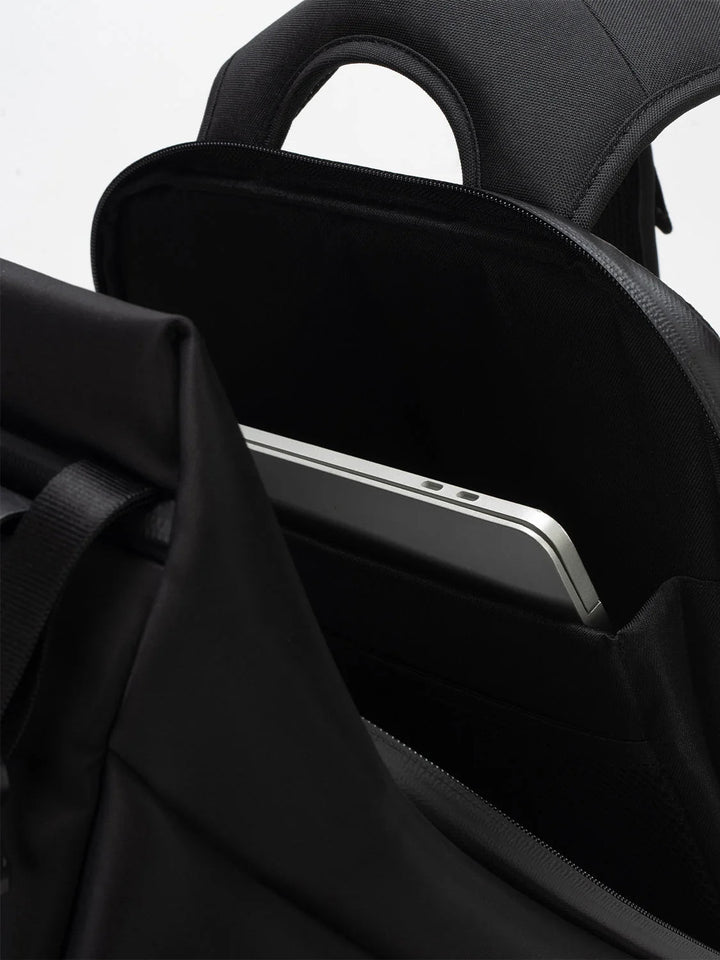 Saru Sleek Black côte&ciel