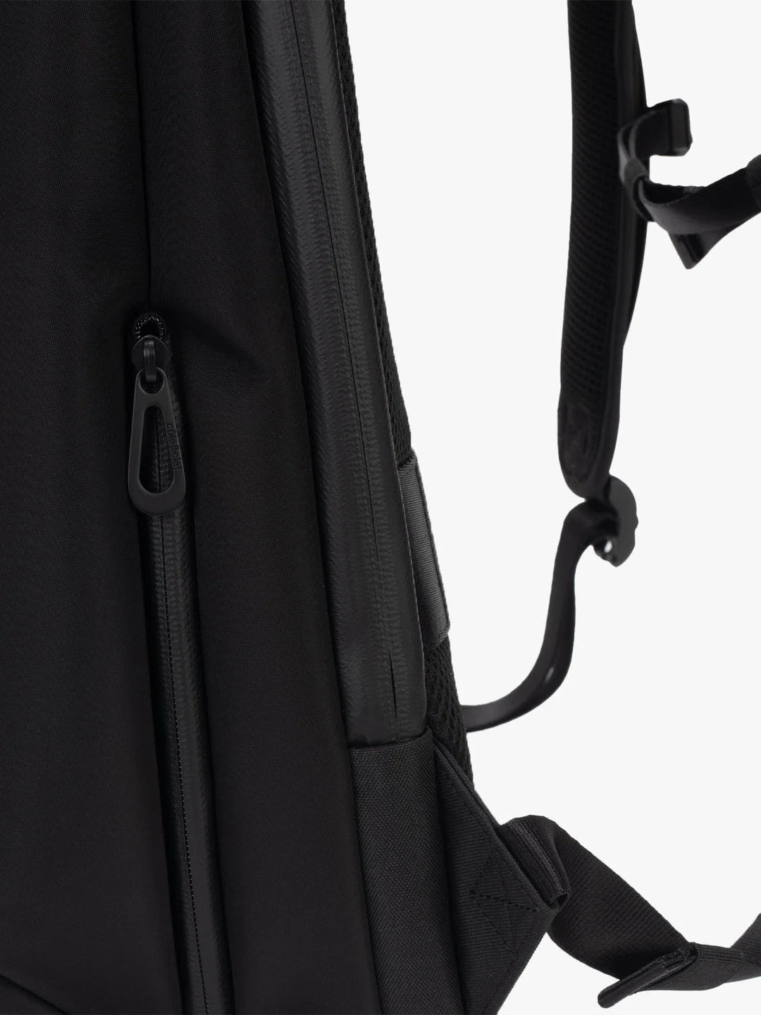 Saru Sleek Black côte&ciel