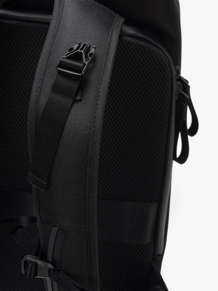 Saru Sleek Black côte&ciel