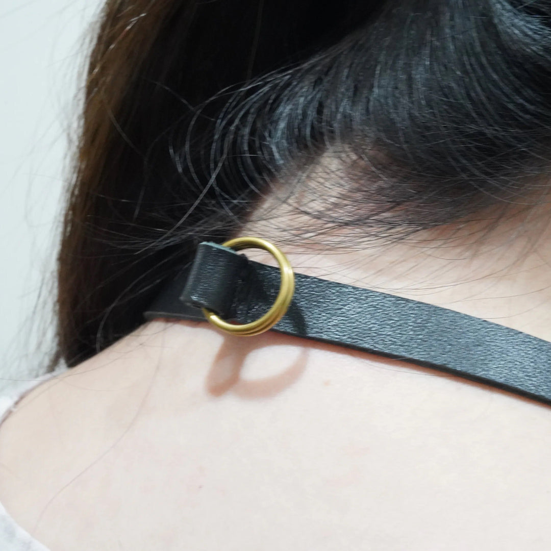 2-in-1 Leather Strap | Neck & Hand Carry UNSIMPLE