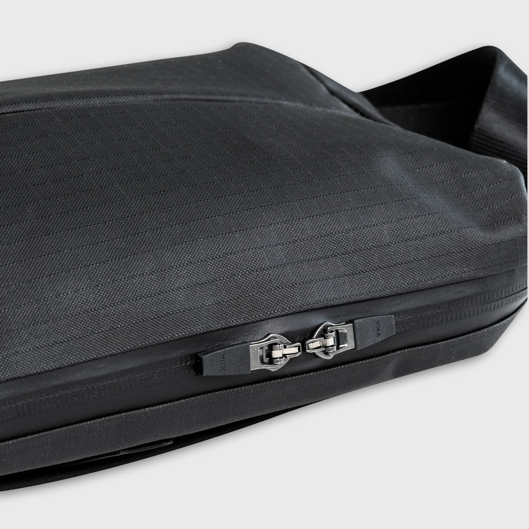 XB:01 CROSSBODY 3L RE:FORM