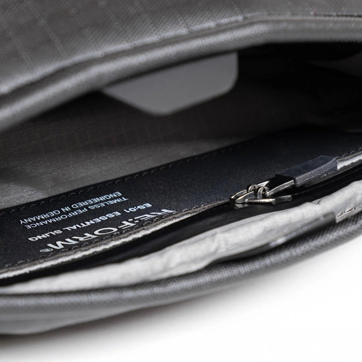 ES:01 ESSENTIAL SLING 1.2L RE:FORM