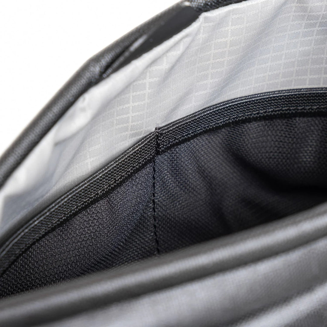 ES:01 ESSENTIAL SLING 1.2L RE:FORM