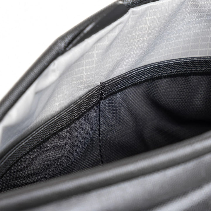 ES:01 ESSENTIAL SLING 1.2L RE:FORM