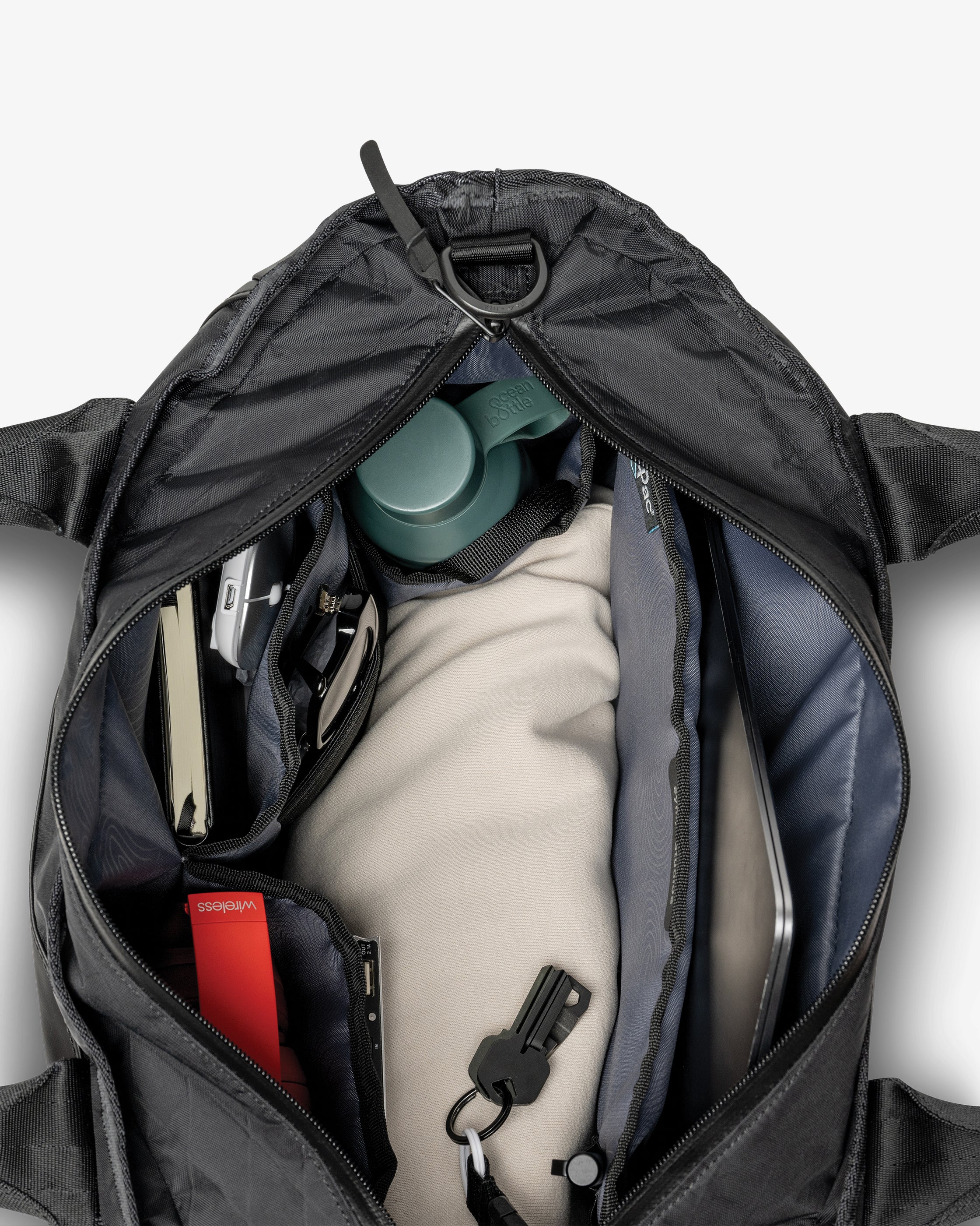 Sympl All Terrain Tote 20L　トートバッグ ブラック All Terrain Tote 20L - FEVERGUY