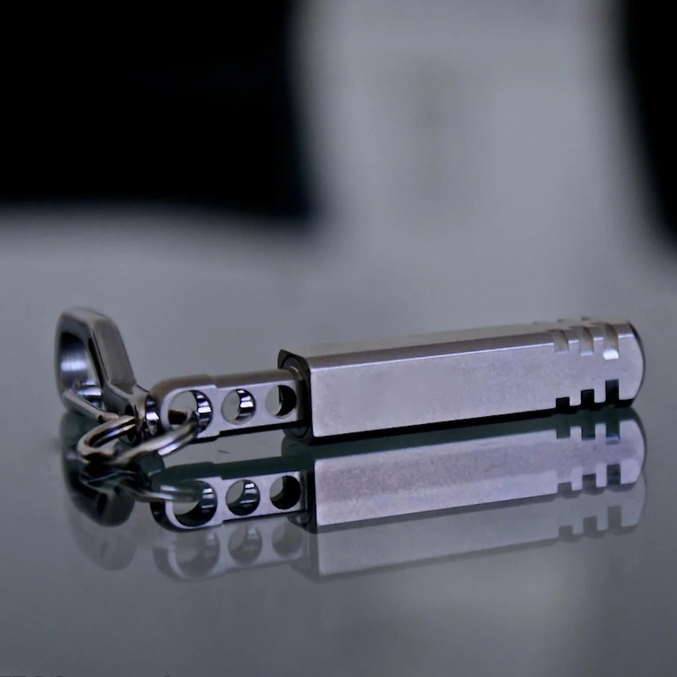 Pixel Ti Keychain Microlight – FEVERGUY