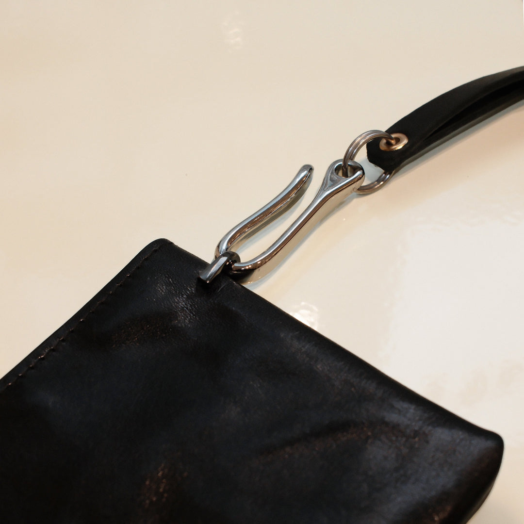 2-in-1 Leather Strap | Neck & Hand Carry UNSIMPLE