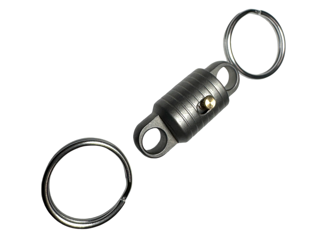Keychain With Lock Feature Titanium Slide-Lock Quick-Release Keychain – FEVERGUY