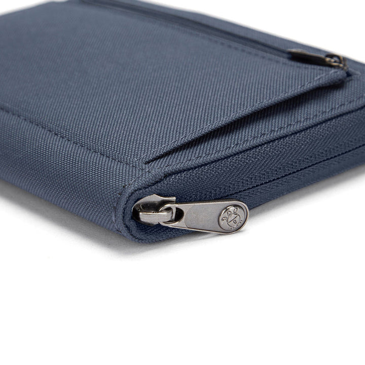 Pacsafe® RFIDsafe™ RFID blocking compact travel organizer FEVERGUY