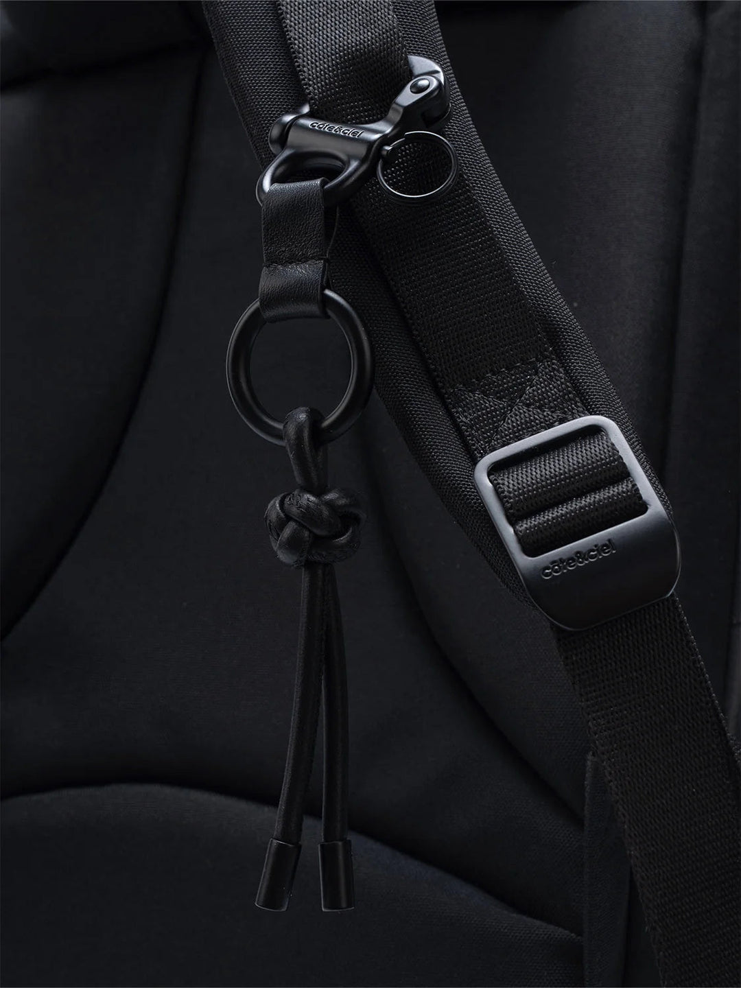 Elvo Carbon Black côte&ciel