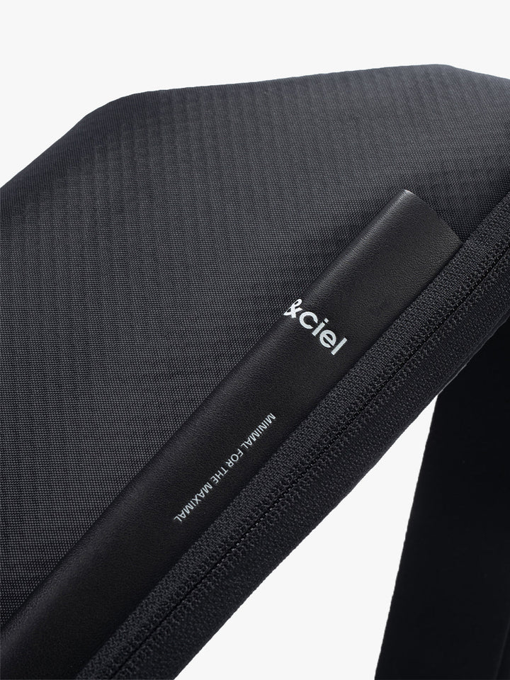 Isarau XS Satellite Black côte&ciel