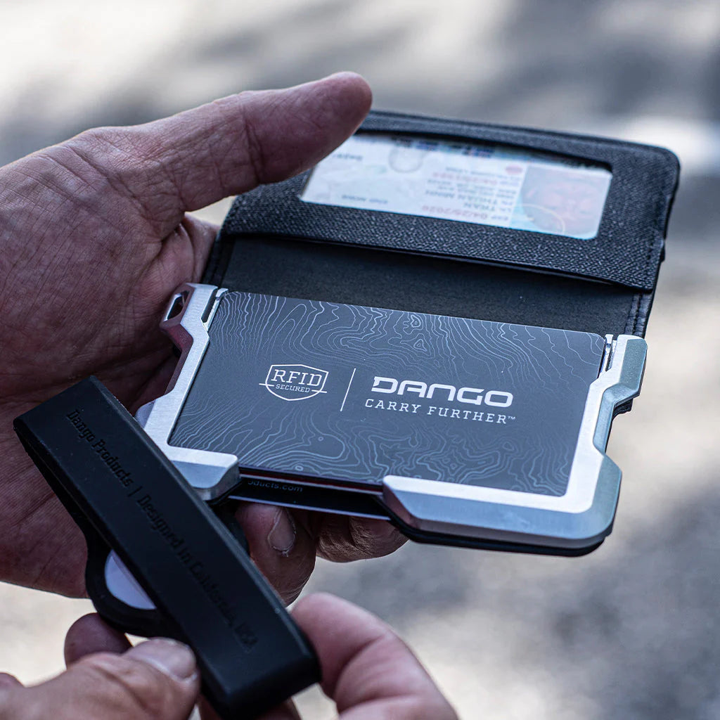 Dango - D03 Dapper™ AirTag Wallet