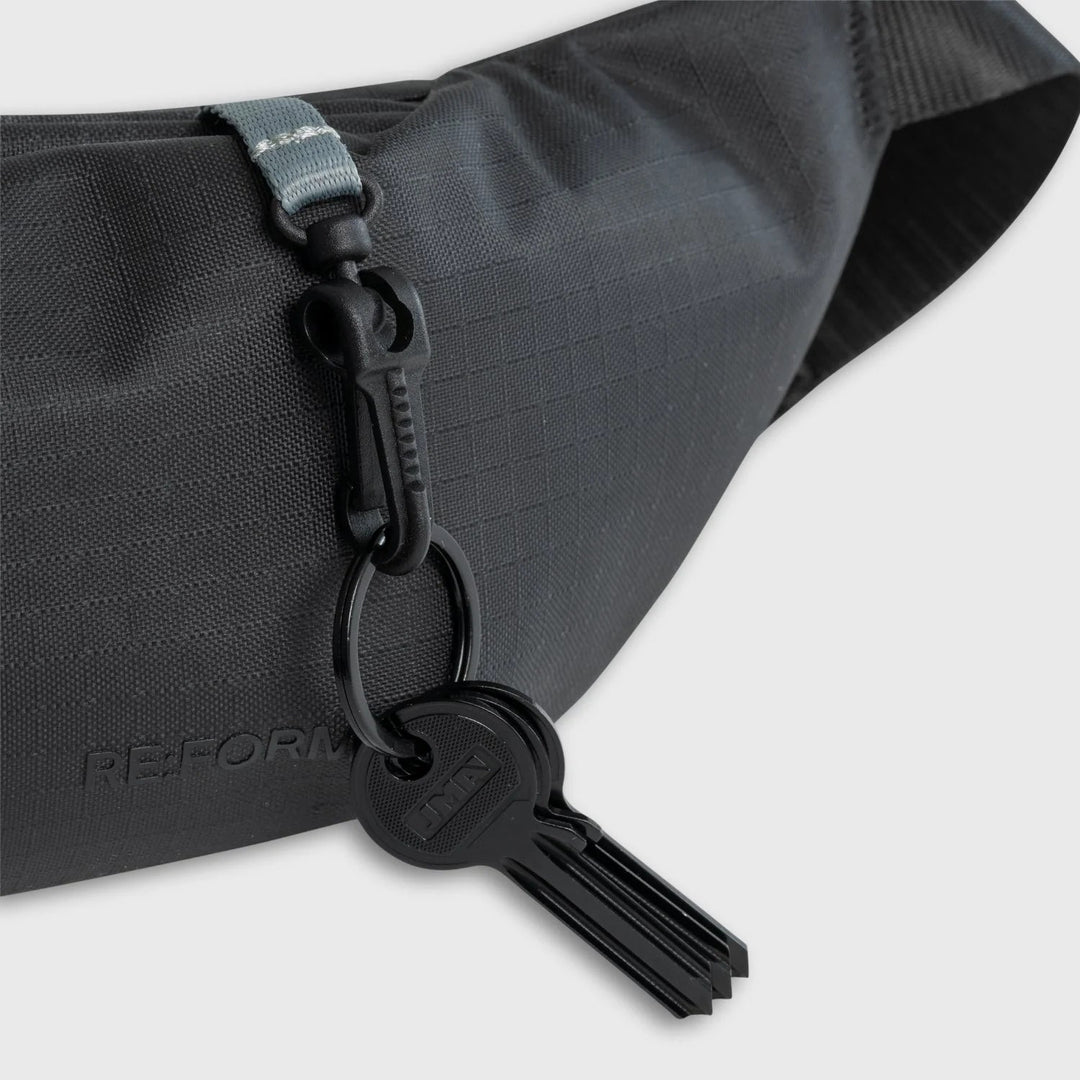 ES:01 ESSENTIAL SLING 1.2L RE:FORM