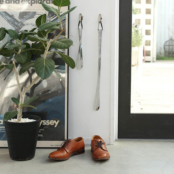 SHOEHORN DULTON
