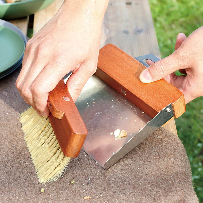 Dustpan & Brush DULTON