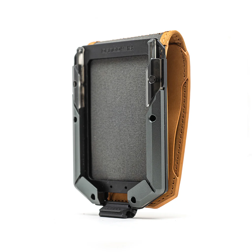 M4 MAVERICK™ BIFOLD RAIL WALLET Dango