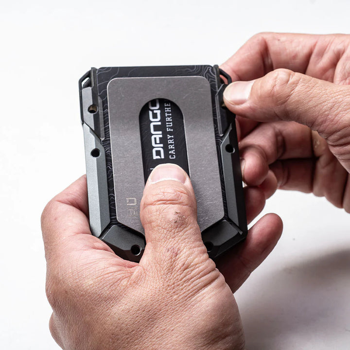 M4 MAVERICK™ 導軌錢包 配鈦錢夾