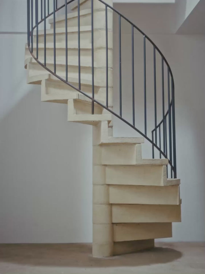 Isarau XS Satellite Black