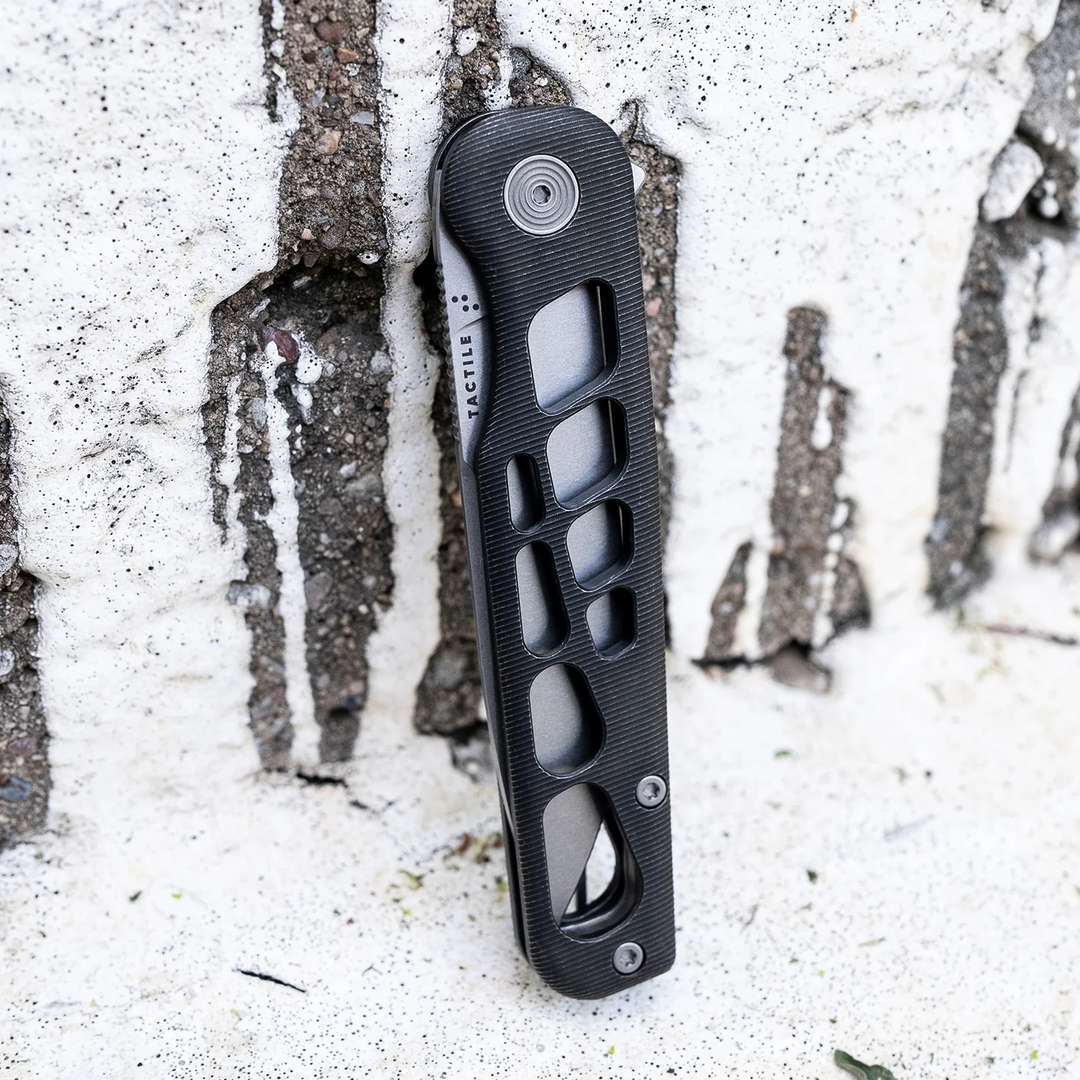 Skeletonized Rockwall Flipper Tactile Knife