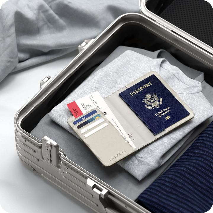 Vegan-Leather FindAll™ Passport Cover Satechi