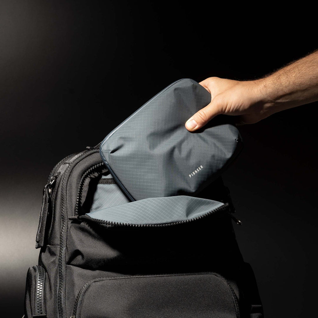 Global Pouch Pioneer Carry