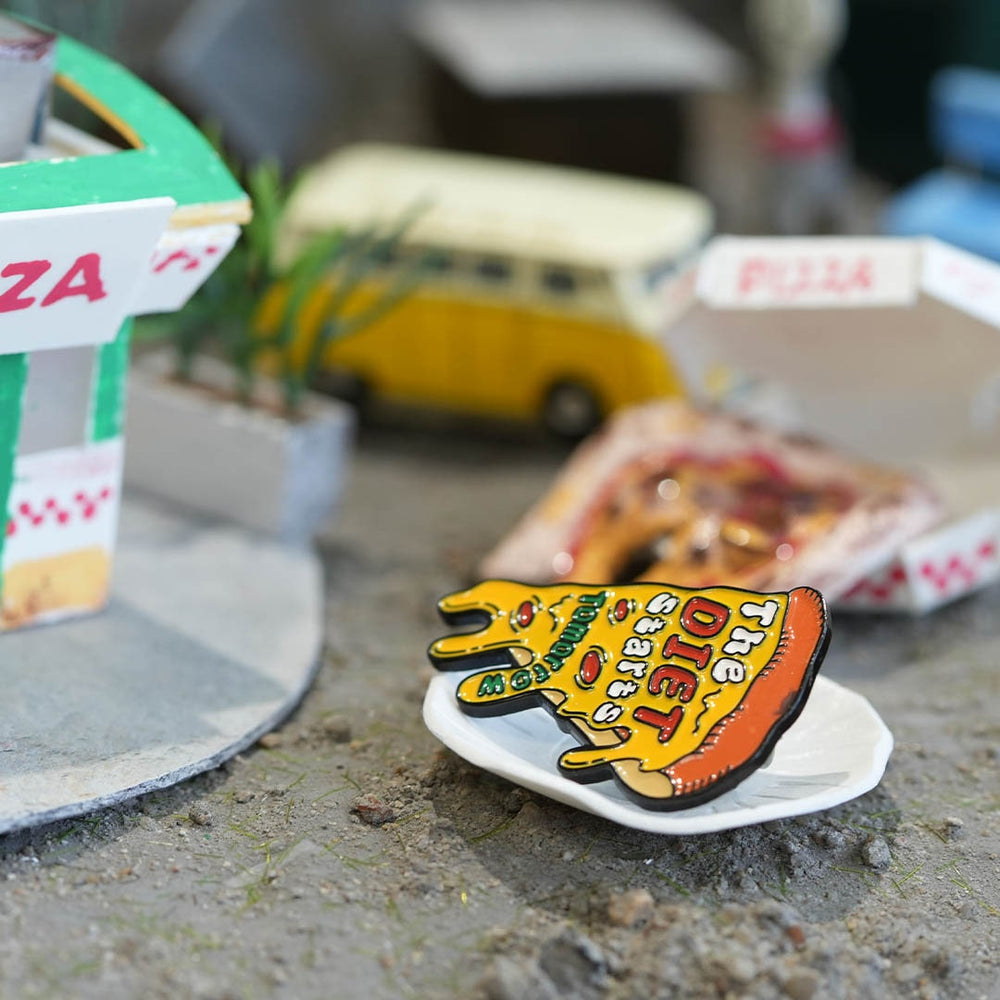 Pins / MESSAGE DULTON