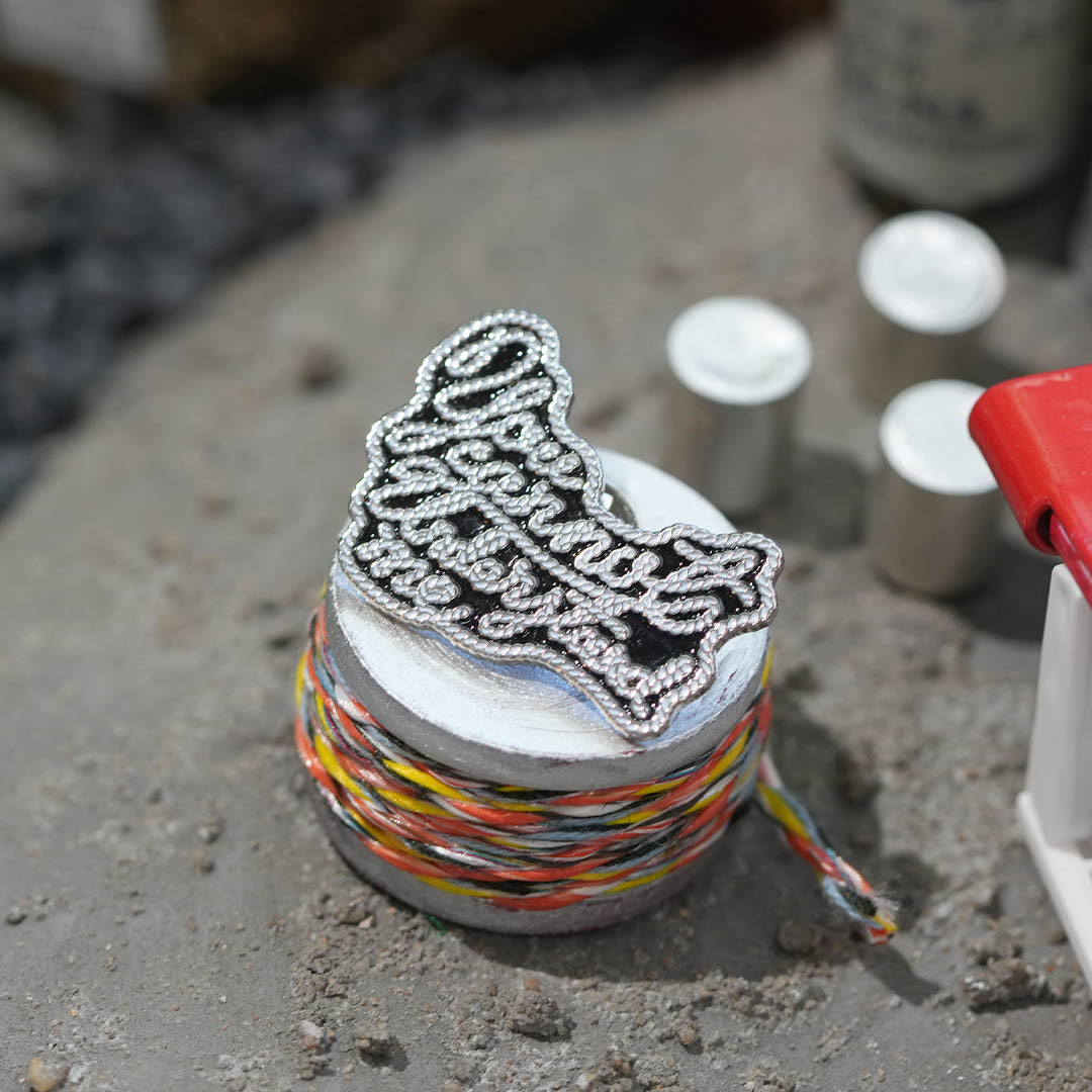 Pins / MESSAGE DULTON