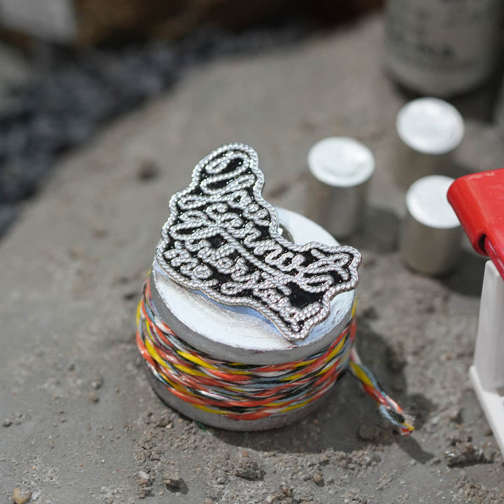 Pins / MESSAGE DULTON