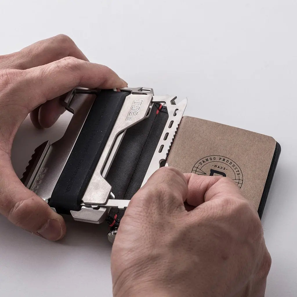 DANGO - T02 Tactical Pen Wallet | Titanium | Special Edition - FEVERGUY