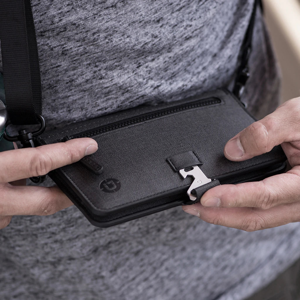 P02 Pioneer Travel Wallet Dango