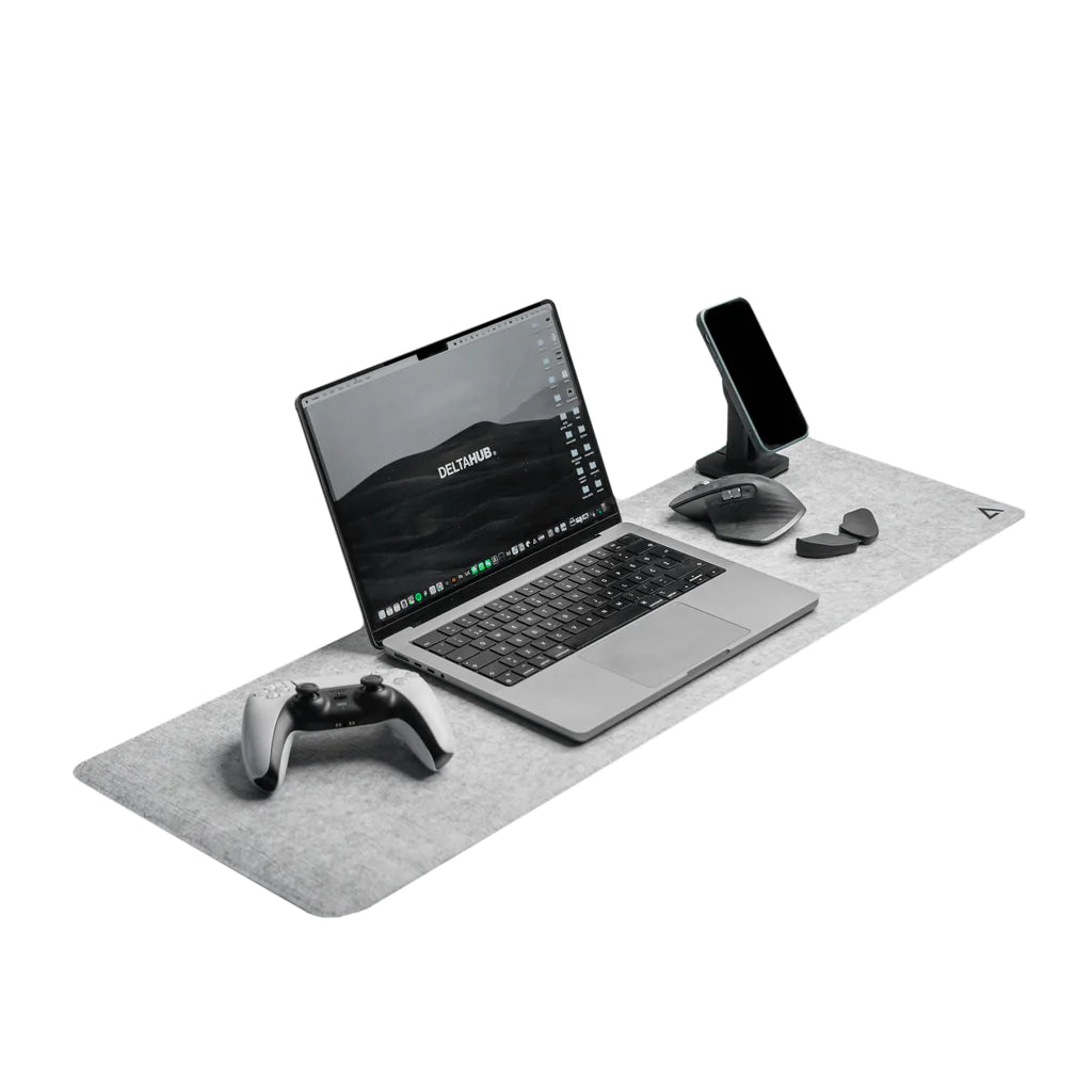 Deltahub - Minimalistic Felt Desk Pad