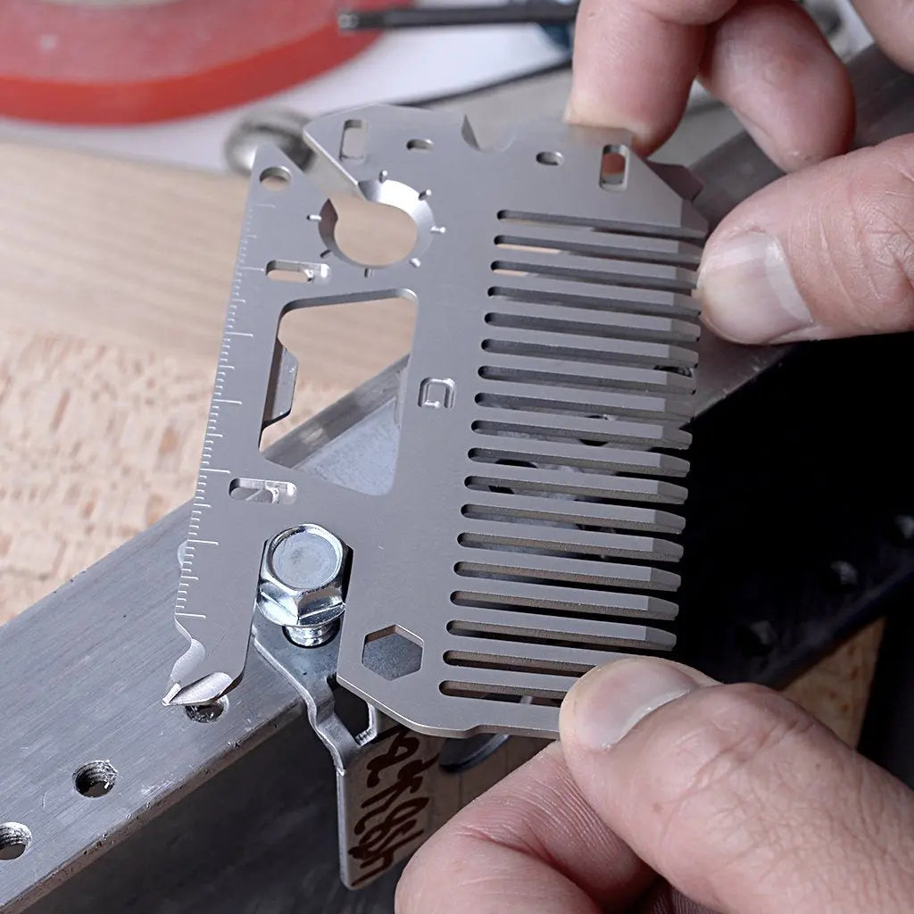 DANGO - MT03 Comb & Clip Multitool - FEVERGUY